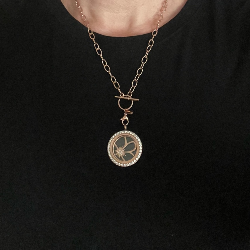 Origami Owl Rose Gold Toggle Chain necklace